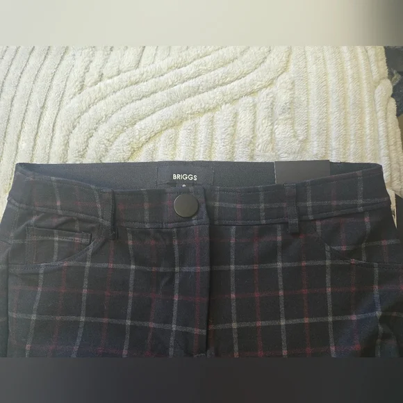 Women's Briggs Plaid  Pants - Black, Red & Gray Size 6 NWT - Picture 3 of 3